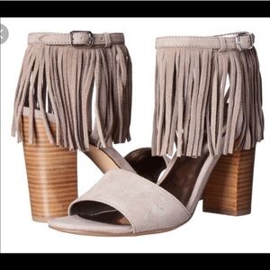 Carlos by Carlos Santana Gilda block heels